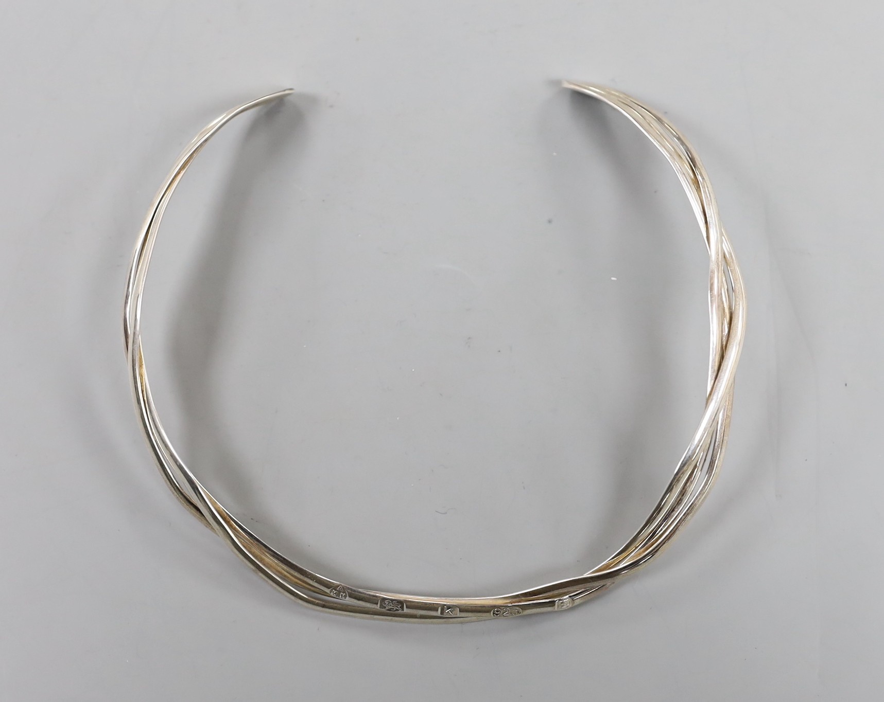 A modern silver necklet by A. Haviland-Nye, London, 2009.